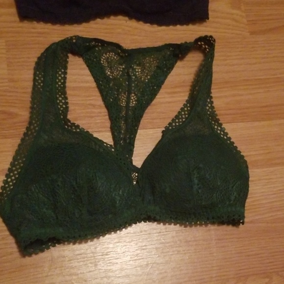 Like new Victoria Secret 32A/xs bra collection - Picture 4 of 8